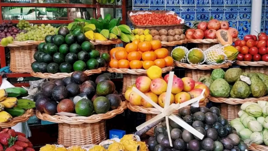 Optical Illusion: Help Maria to Find her Favorite Fruit Guava in this Fruit Shop?